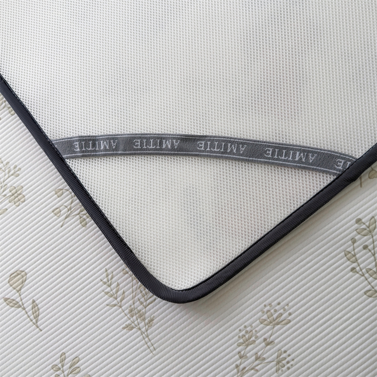 91家纺网 家纺一手货源 找家纺 慕木家纺 2026新款A类三明治复合冰丝席泰迪爱兰系列学生款（正版授权）（提供买家秀） 泰迪樱桃