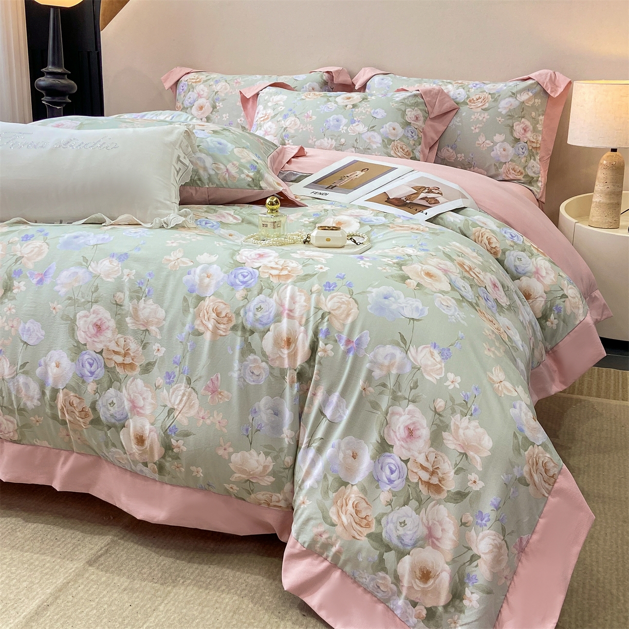 91家纺网 家纺一手货源 找家纺 慕木家纺 2026新款A类印花拼角工艺慕斯棉四件套系列（抽空压缩可供跨境）提供买家秀 青妍+粉