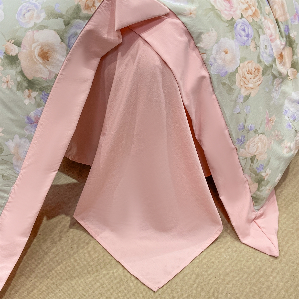 91家纺网 家纺一手货源 找家纺 慕木家纺 2026新款A类印花拼角工艺慕斯棉四件套系列（抽空压缩可供跨境）提供买家秀 青妍+粉