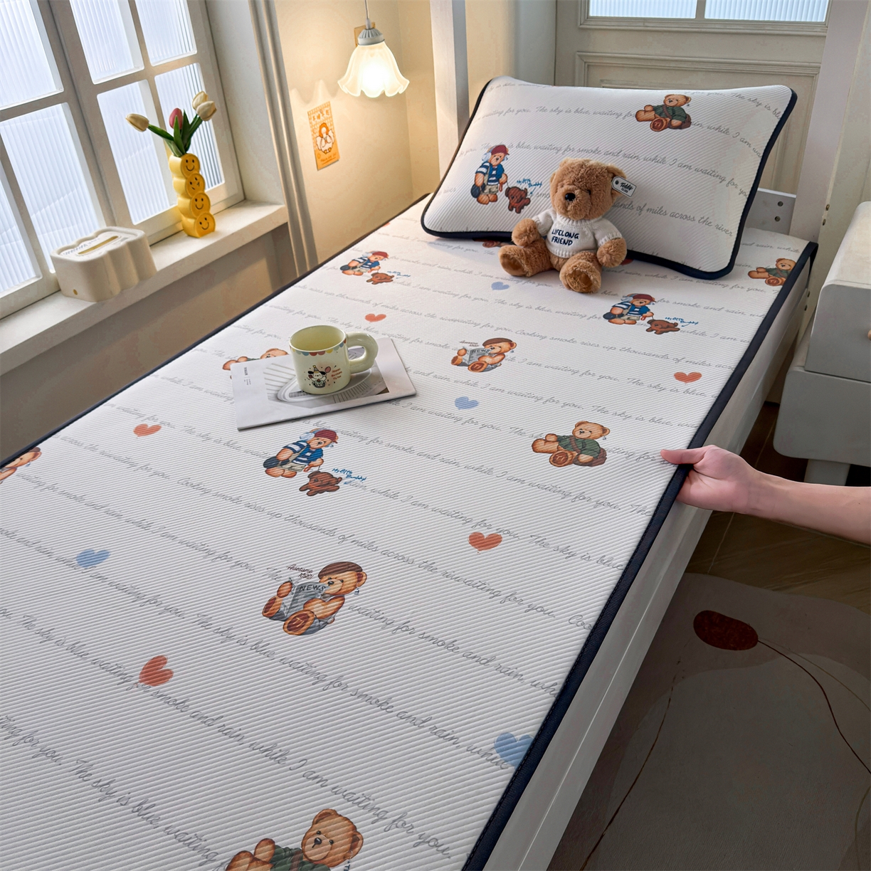 91家纺网 家纺一手货源 找家纺 慕木家纺 2026新款A类三明治复合冰丝席泰迪爱兰系列学生款（正版授权）（提供买家秀） 泰迪字母