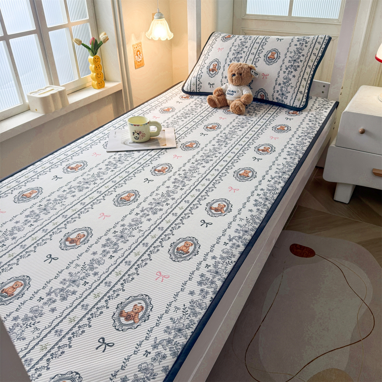 91家纺网 家纺一手货源 找家纺 慕木家纺 2026新款A类三明治复合冰丝席泰迪爱兰系列学生款（正版授权）（提供买家秀） 泰迪花镜