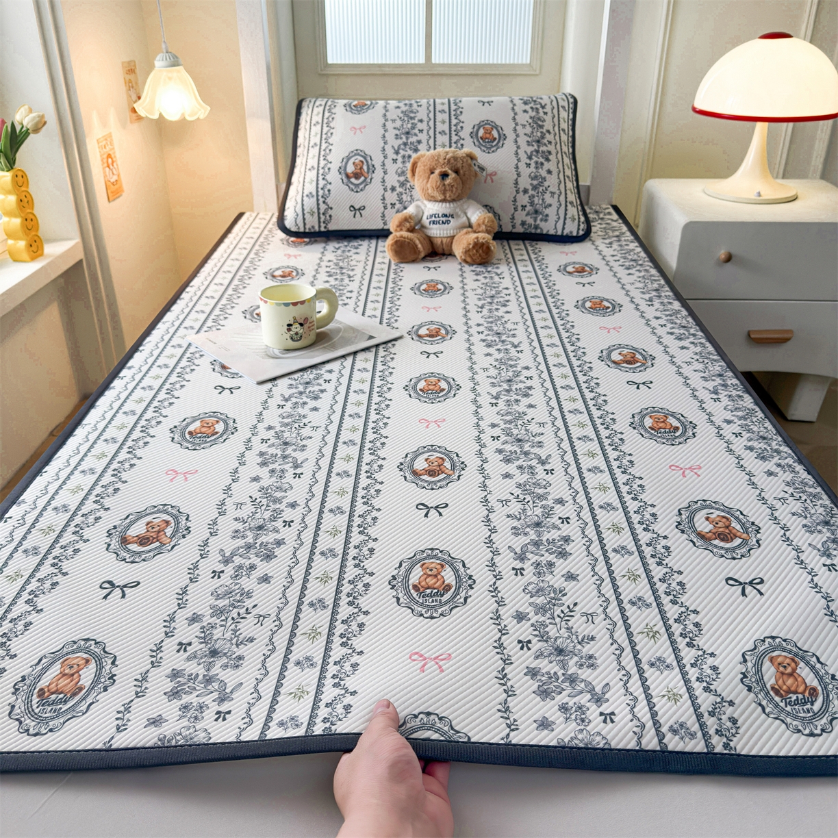 91家纺网 家纺一手货源 找家纺 慕木家纺 2026新款A类三明治复合冰丝席泰迪爱兰系列学生款（正版授权）（提供买家秀） 泰迪花镜