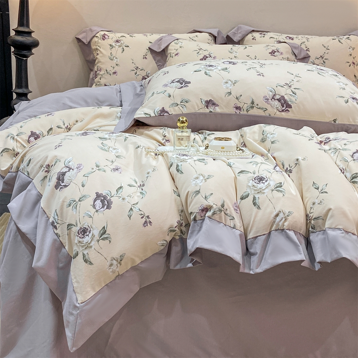 91家纺网 家纺一手货源 找家纺 慕木家纺 2026新款A类印花拼角工艺慕斯棉四件套系列（抽空压缩可供跨境）提供买家秀 洛雅+黛紫