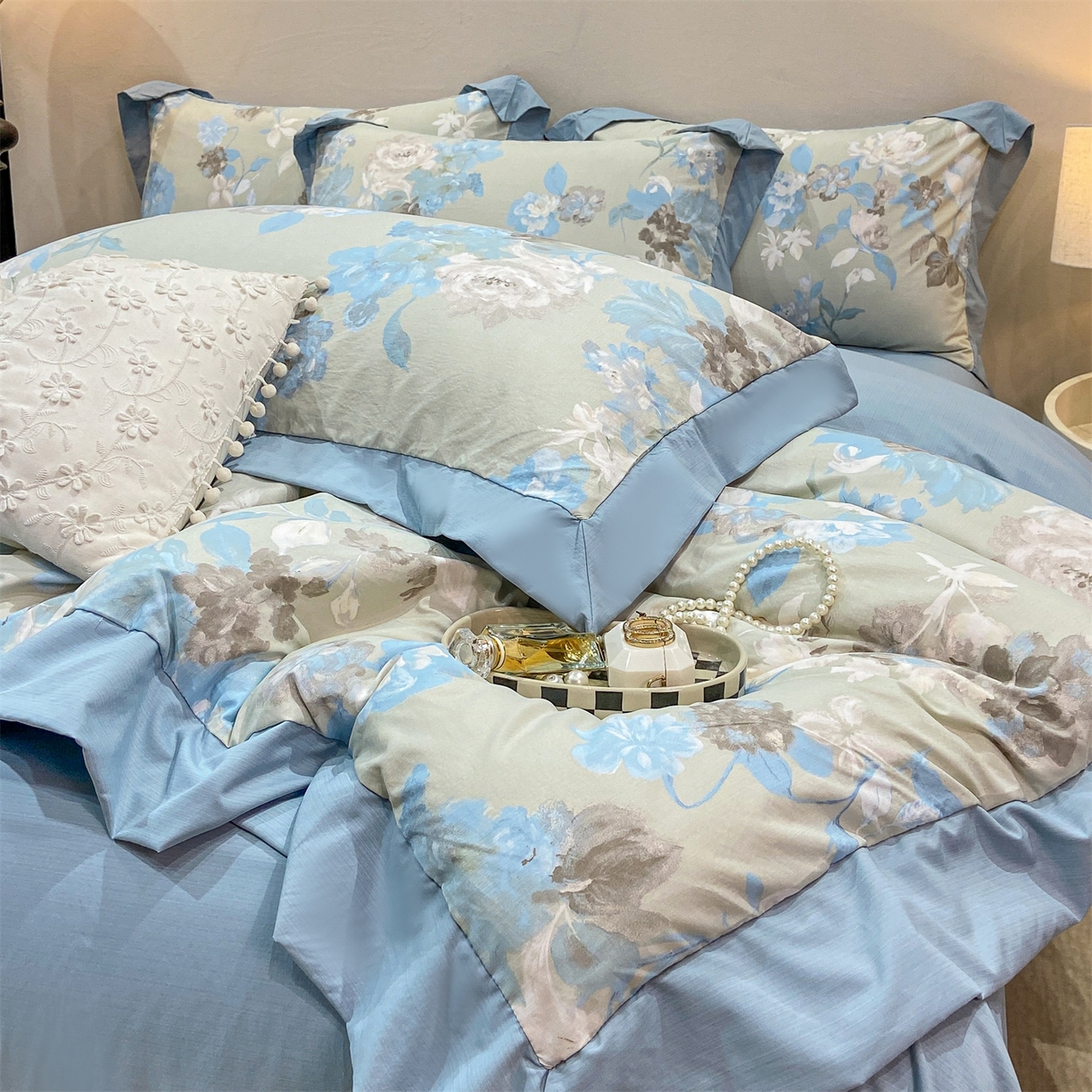 91家纺网 家纺一手货源 找家纺 慕木家纺 2026新款A类印花拼角工艺慕斯棉四件套系列（抽空压缩可供跨境）提供买家秀 蓝漪+蓝