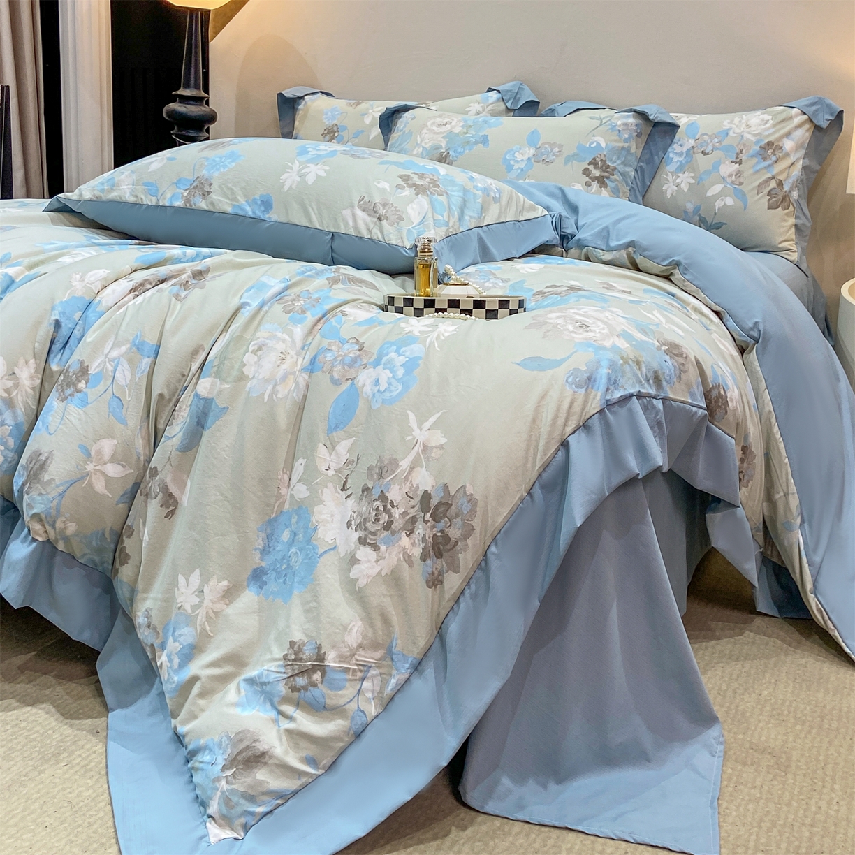 91家纺网 家纺一手货源 找家纺 慕木家纺 2026新款A类印花拼角工艺慕斯棉四件套系列（抽空压缩可供跨境）提供买家秀 蓝漪+蓝