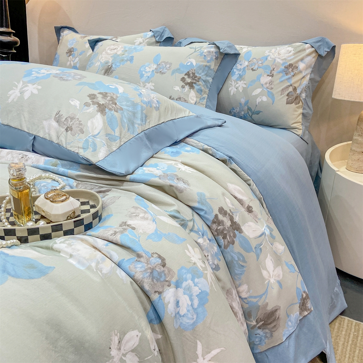 91家纺网 家纺一手货源 找家纺 慕木家纺 2026新款A类印花拼角工艺慕斯棉四件套系列（抽空压缩可供跨境）提供买家秀 蓝漪+蓝