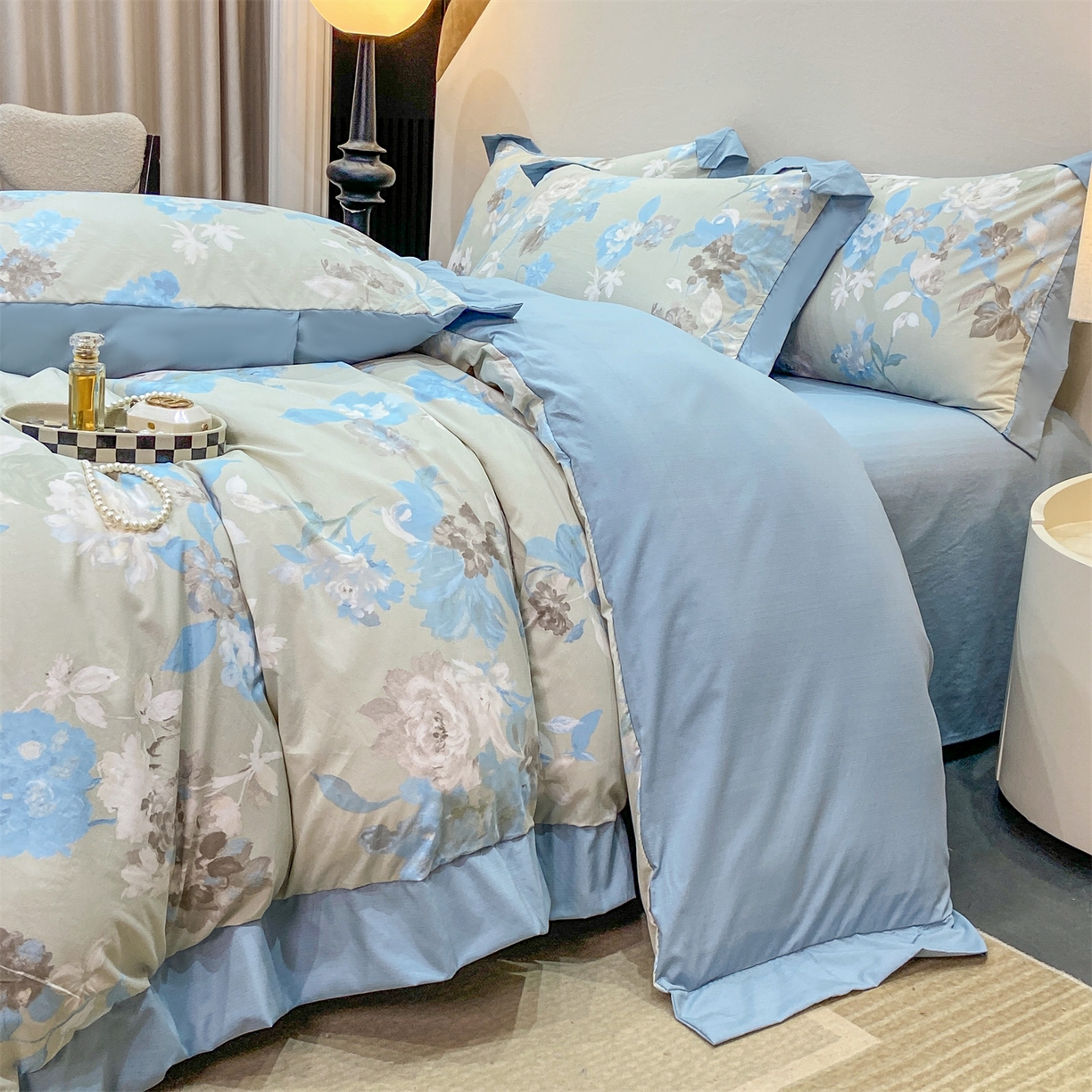 91家纺网 家纺一手货源 找家纺 慕木家纺 2026新款A类印花拼角工艺慕斯棉四件套系列（抽空压缩可供跨境）提供买家秀 蓝漪+蓝