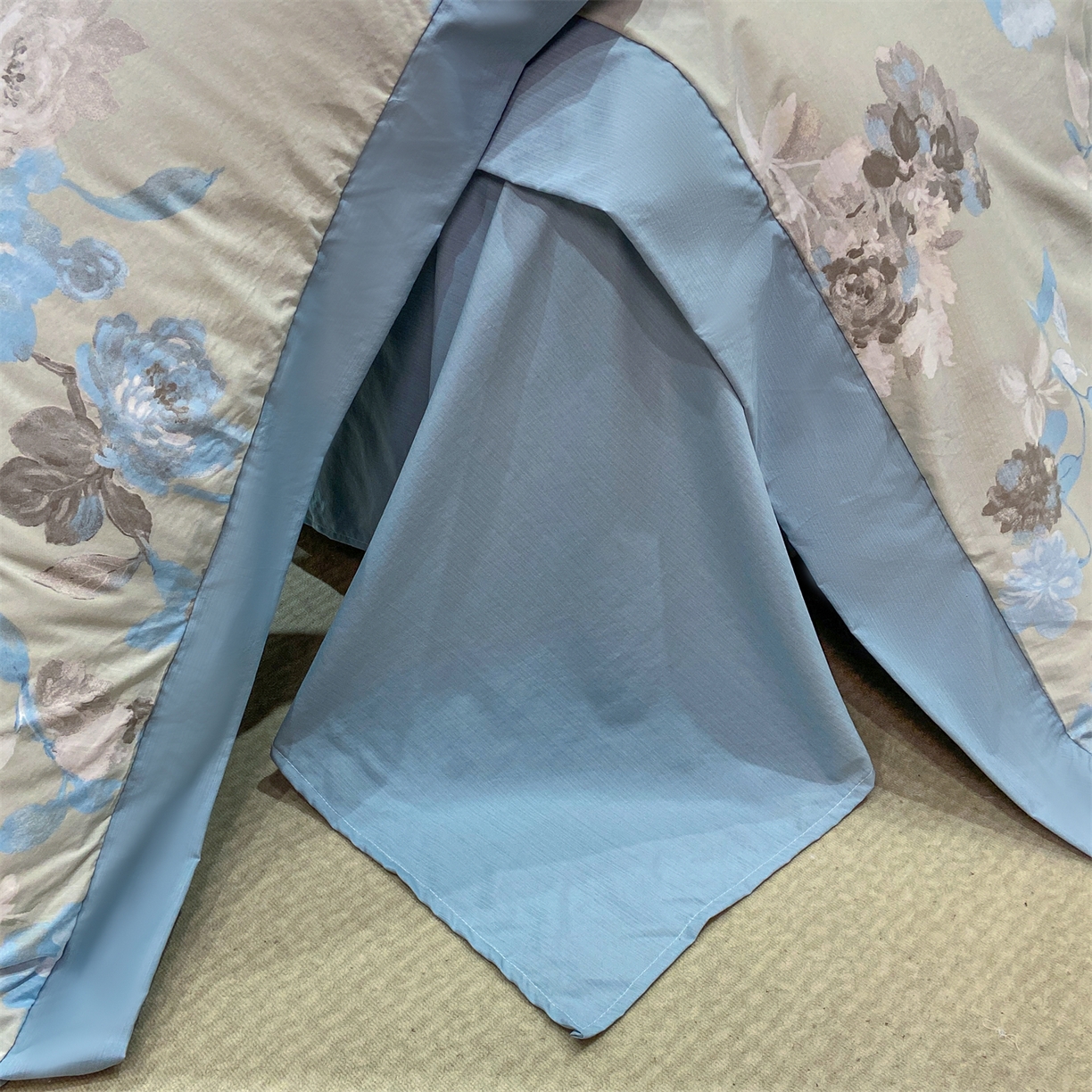 91家纺网 家纺一手货源 找家纺 慕木家纺 2026新款A类印花拼角工艺慕斯棉四件套系列（抽空压缩可供跨境）提供买家秀 蓝漪+蓝