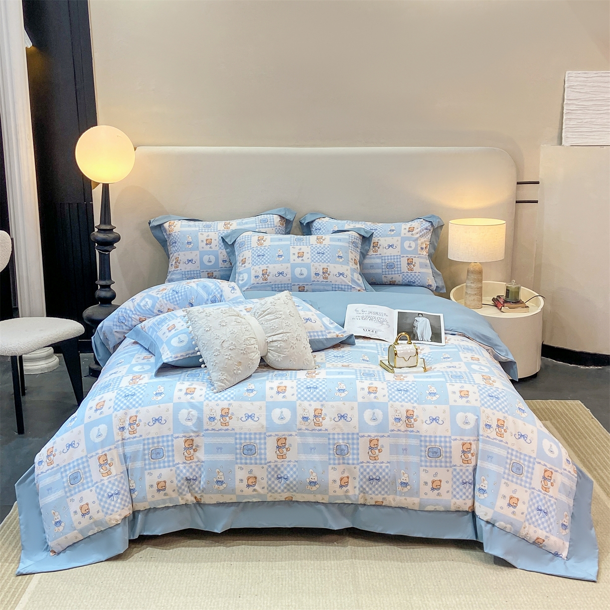 91家纺网 家纺一手货源 找家纺 慕木家纺 2026新款A类印花拼角工艺慕斯棉四件套系列（抽空压缩可供跨境）提供买家秀 熊兔叙+蓝