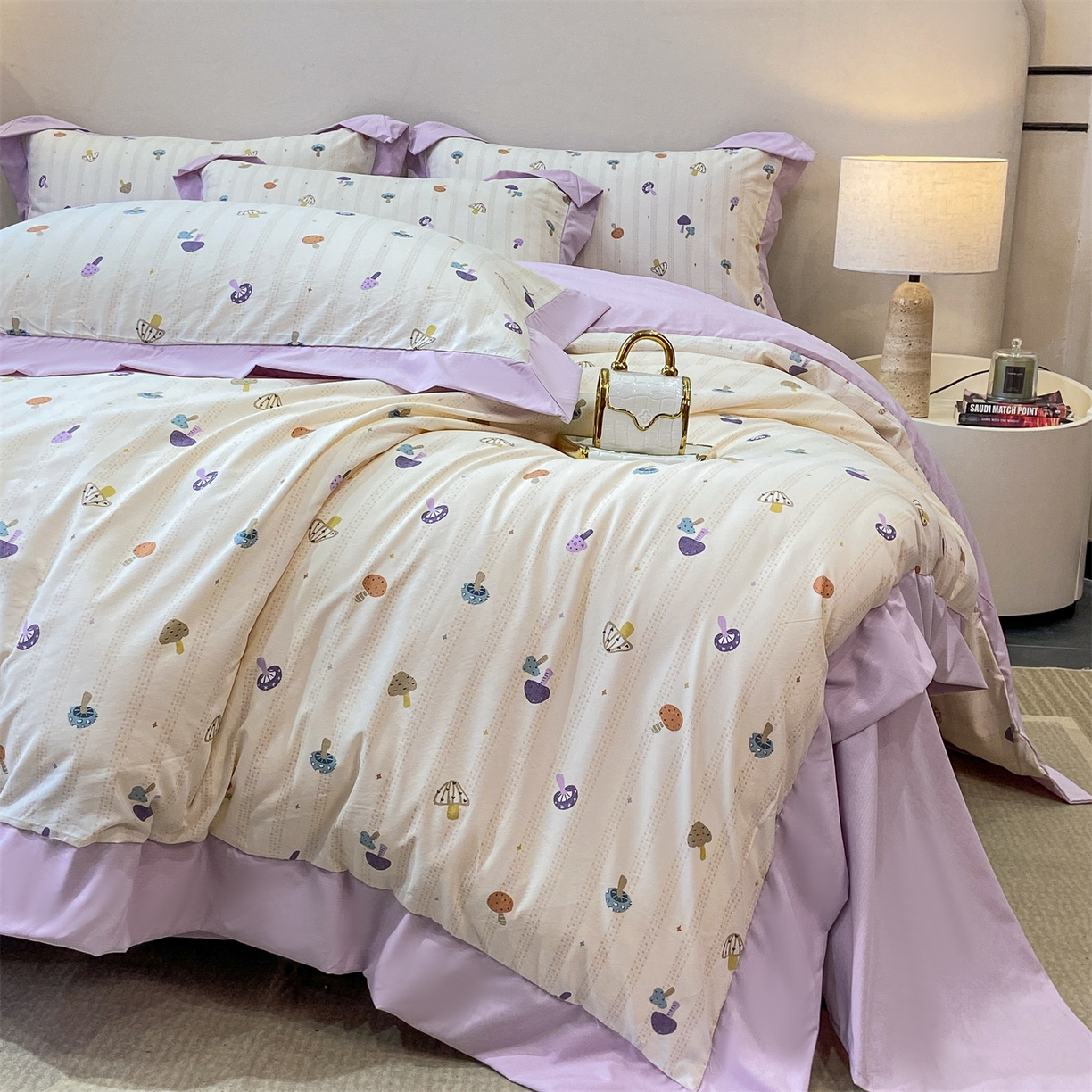 91家纺网 家纺一手货源 找家纺 慕木家纺 2026新款A类印花拼角工艺慕斯棉四件套系列（抽空压缩可供跨境）提供买家秀 云菇森林+浅紫