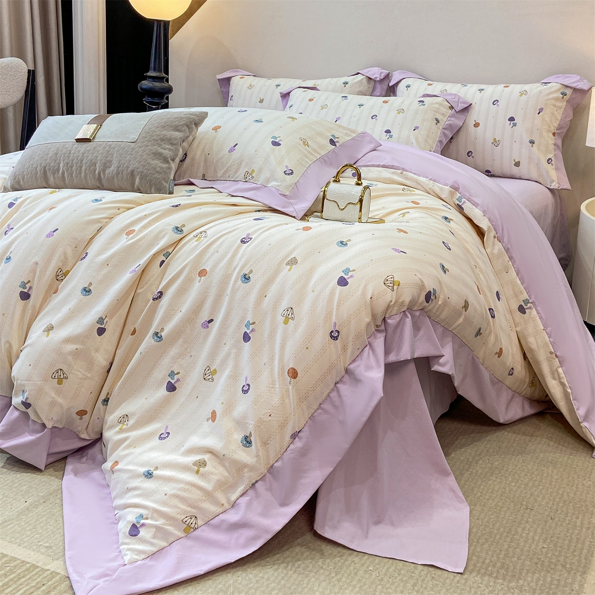 91家纺网 家纺一手货源 找家纺 慕木家纺 2026新款A类印花拼角工艺慕斯棉四件套系列（抽空压缩可供跨境）提供买家秀 云菇森林+浅紫