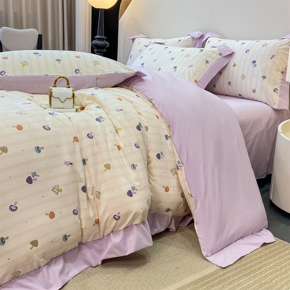 91家纺网 家纺一手货源 找家纺 慕木家纺 2026新款A类印花拼角工艺慕斯棉四件套系列（抽空压缩可供跨境）提供买家秀 云菇森林+浅紫