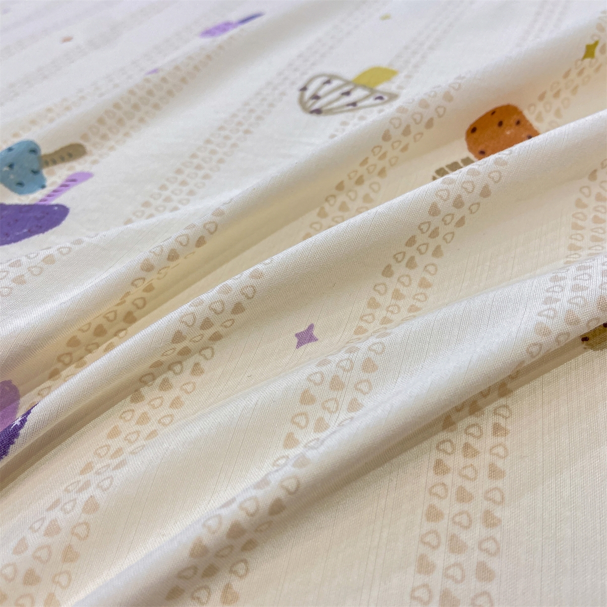 91家纺网 家纺一手货源 找家纺 慕木家纺 2026新款A类印花拼角工艺慕斯棉四件套系列（抽空压缩可供跨境）提供买家秀 云菇森林+浅紫