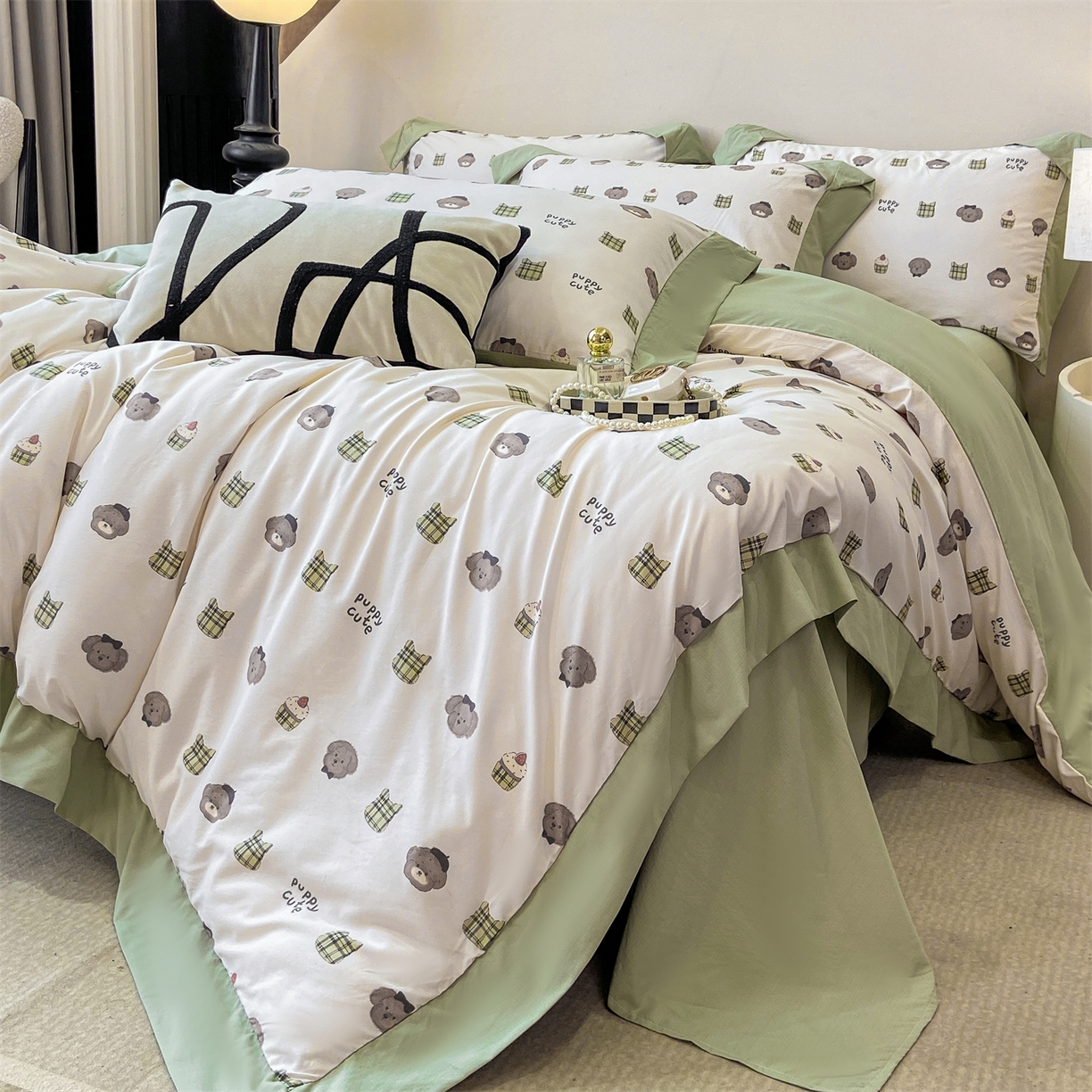 91家纺网 家纺一手货源 找家纺 慕木家纺 2026新款A类印花拼角工艺慕斯棉四件套系列（抽空压缩可供跨境）提供买家秀 蛋糕熊+绿