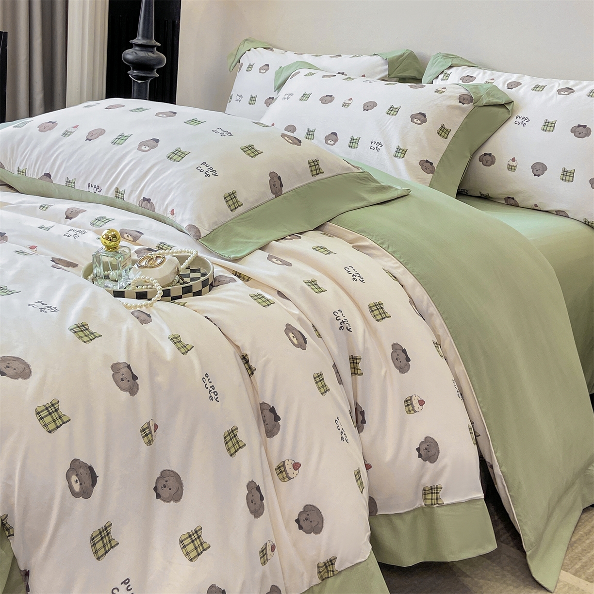 91家纺网 家纺一手货源 找家纺 慕木家纺 2026新款A类印花拼角工艺慕斯棉四件套系列（抽空压缩可供跨境）提供买家秀 蛋糕熊+绿