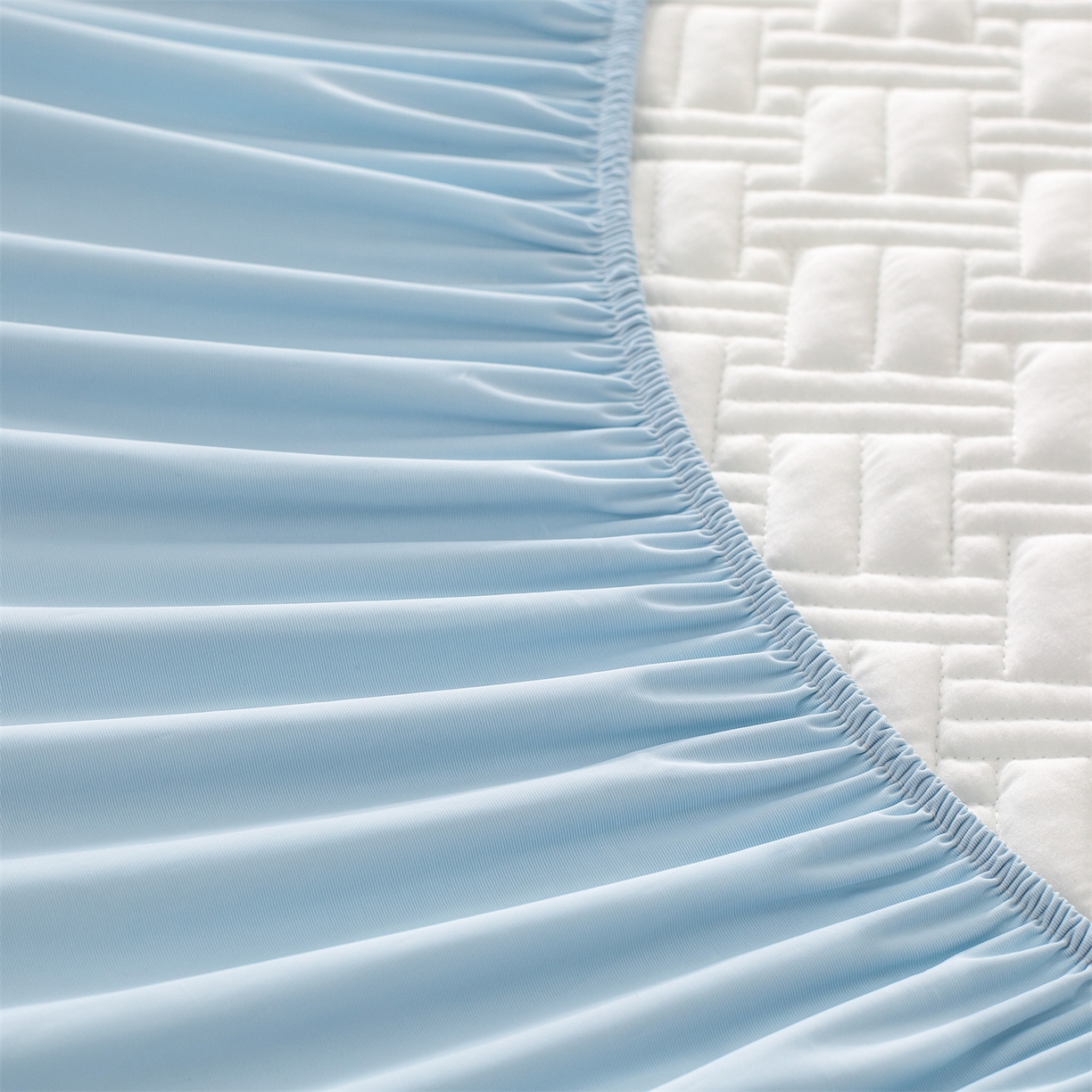 91家纺网 家纺一手货源 找家纺 雯豆家纺 2026新款10A抗菌氨纶凉感丝夏季冰皮床笠三件套简约纯色床垫保护套-风格一 时光氨纶凉感丝床笠-水蓝