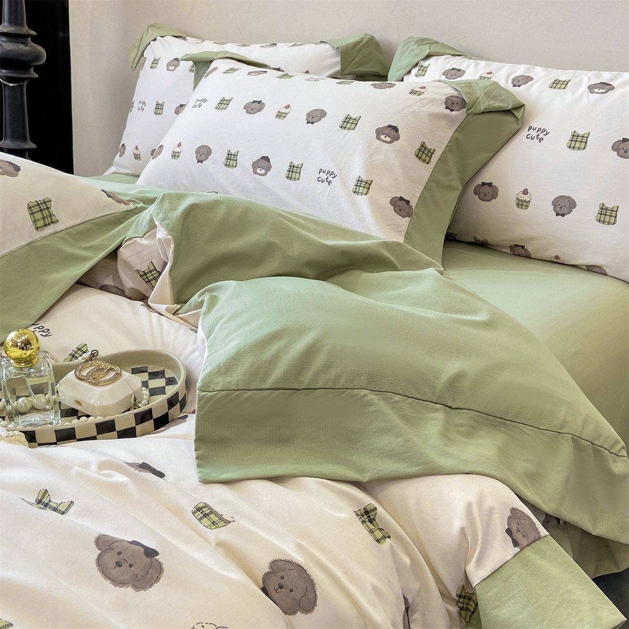 91家纺网 家纺一手货源 找家纺 慕木家纺 2026新款A类印花拼角工艺慕斯棉四件套系列（抽空压缩可供跨境）提供买家秀 蛋糕熊+绿