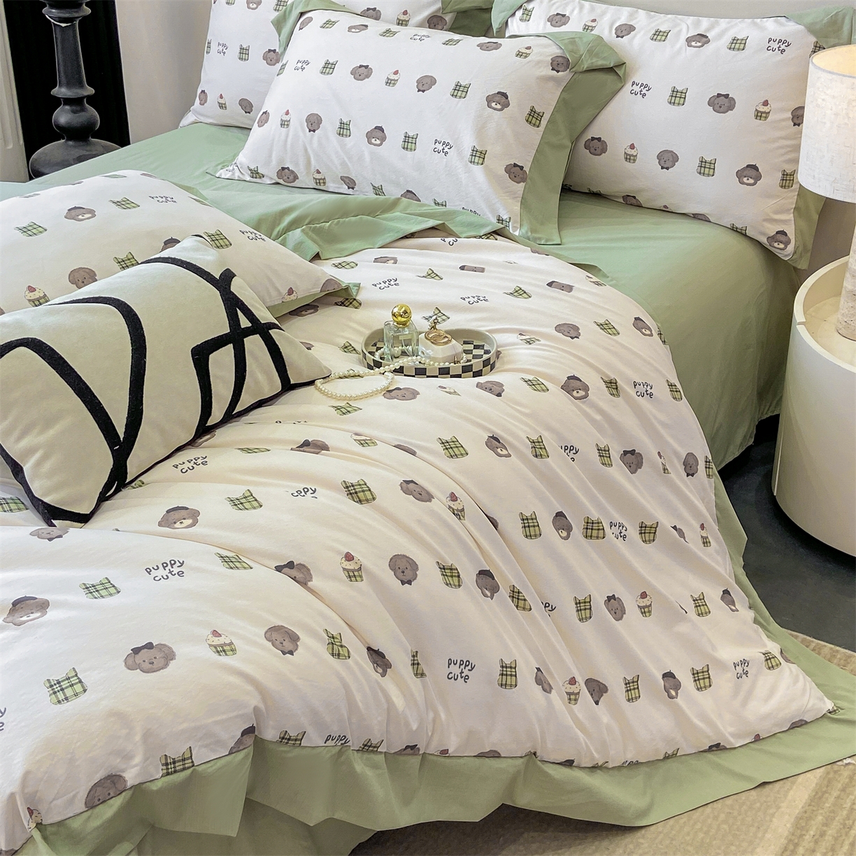 91家纺网 家纺一手货源 找家纺 慕木家纺 2026新款A类印花拼角工艺慕斯棉四件套系列（抽空压缩可供跨境）提供买家秀 蛋糕熊+绿