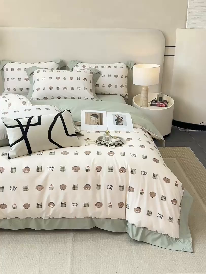 91家纺网 家纺一手货源 找家纺 慕木家纺 2026新款A类印花拼角工艺慕斯棉四件套系列（抽空压缩可供跨境）提供买家秀 蛋糕熊+绿