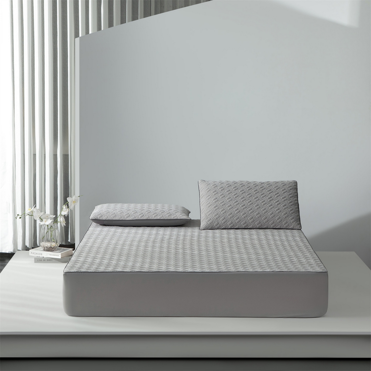 91家纺网 家纺一手货源 找家纺 雯豆家纺 2026新款10A抗菌氨纶凉感丝夏季冰皮床笠三件套简约纯色床垫保护套-风格一 时光氨纶凉感丝床笠-浅灰