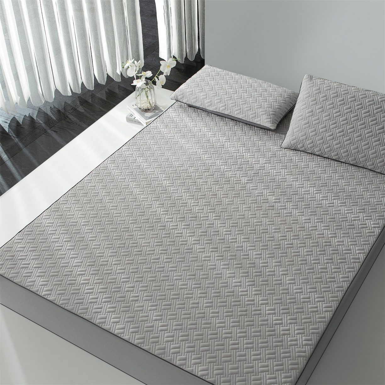 91家纺网 家纺一手货源 找家纺 雯豆家纺 2026新款10A抗菌氨纶凉感丝夏季冰皮床笠三件套简约纯色床垫保护套-风格一 时光氨纶凉感丝床笠-浅灰