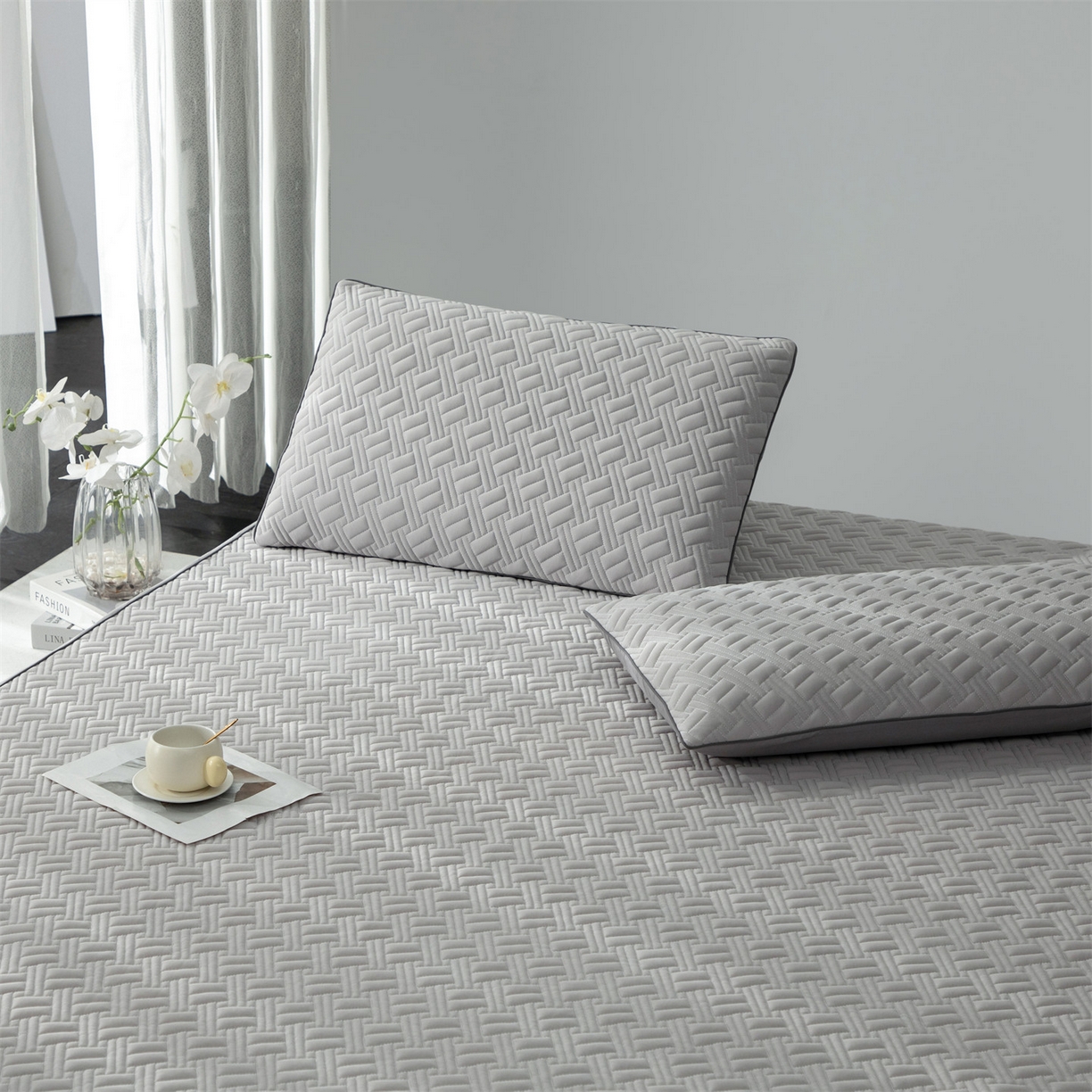 91家纺网 家纺一手货源 找家纺 雯豆家纺 2026新款10A抗菌氨纶凉感丝夏季冰皮床笠三件套简约纯色床垫保护套-风格一 时光氨纶凉感丝床笠-浅灰