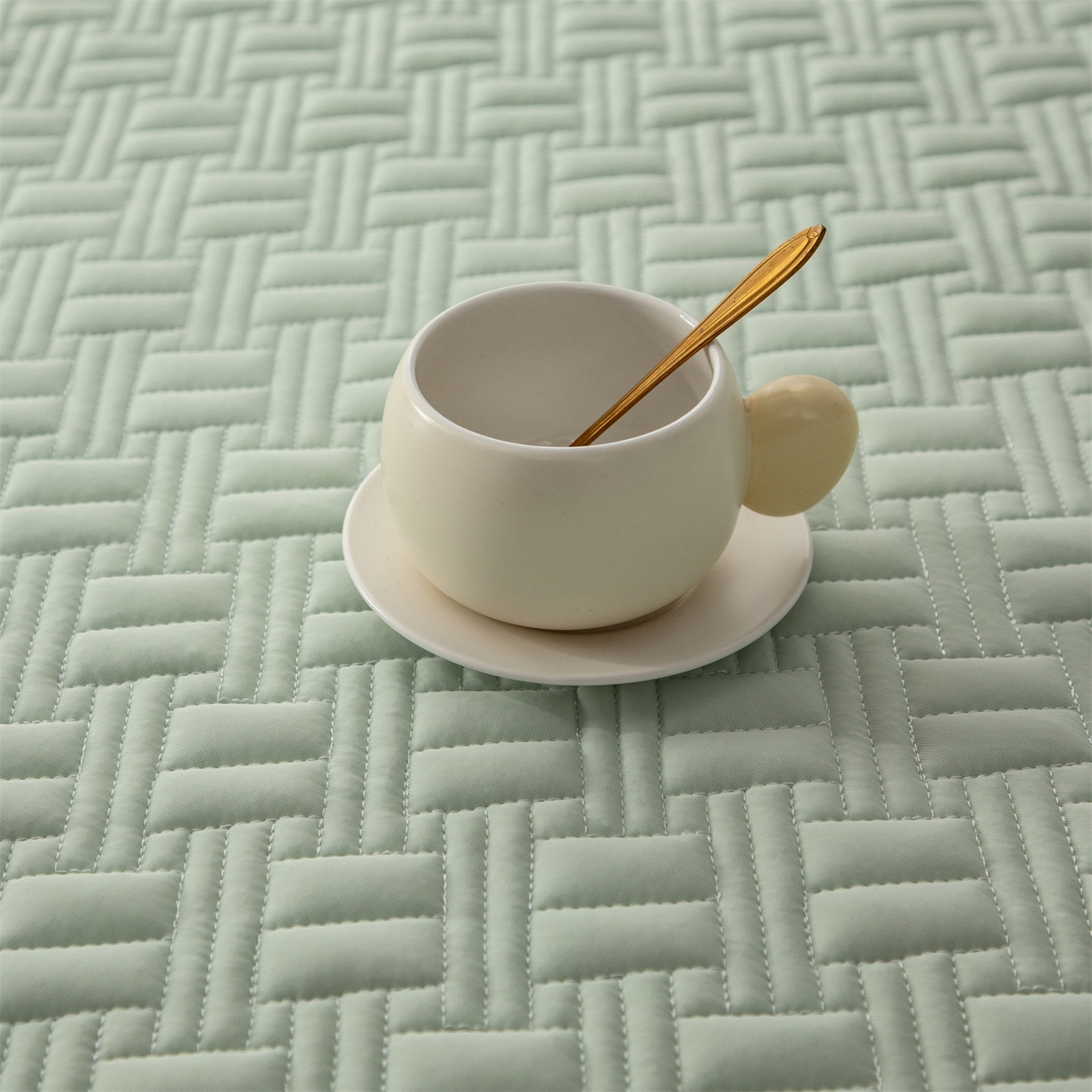 91家纺网 家纺一手货源 找家纺 雯豆家纺 2026新款10A抗菌氨纶凉感丝夏季冰皮床笠三件套简约纯色床垫保护套-风格一 时光氨纶凉感丝床笠-青草绿