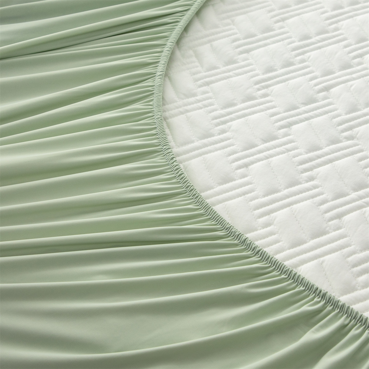 91家纺网 家纺一手货源 找家纺 雯豆家纺 2026新款10A抗菌氨纶凉感丝夏季冰皮床笠三件套简约纯色床垫保护套-风格一 时光氨纶凉感丝床笠-青草绿