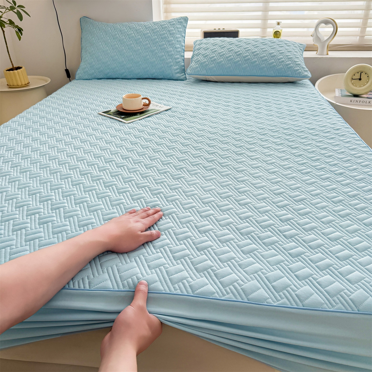 91家纺网 家纺一手货源 找家纺 雯豆家纺 2026新款10A抗菌氨纶凉感丝夏季冰皮床笠三件套简约纯色床垫保护套-风格二 时光氨纶凉感丝床笠-水蓝