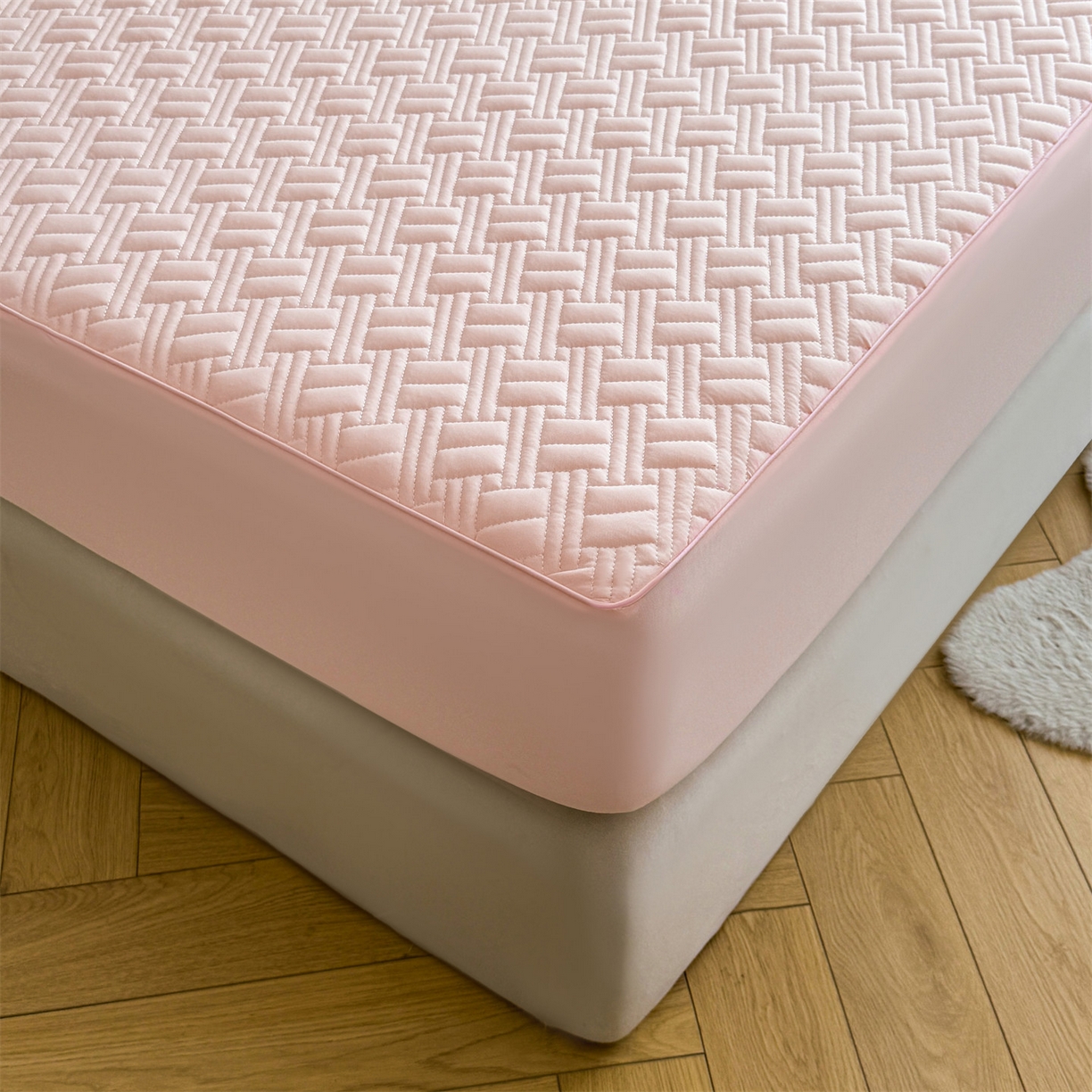 91家纺网 家纺一手货源 找家纺 雯豆家纺 2026新款10A抗菌氨纶凉感丝夏季冰皮床笠三件套简约纯色床垫保护套-风格二 时光氨纶凉感丝床笠-浅粉