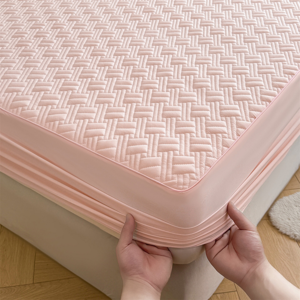 91家纺网 家纺一手货源 找家纺 雯豆家纺 2026新款10A抗菌氨纶凉感丝夏季冰皮床笠三件套简约纯色床垫保护套-风格二 时光氨纶凉感丝床笠-浅粉