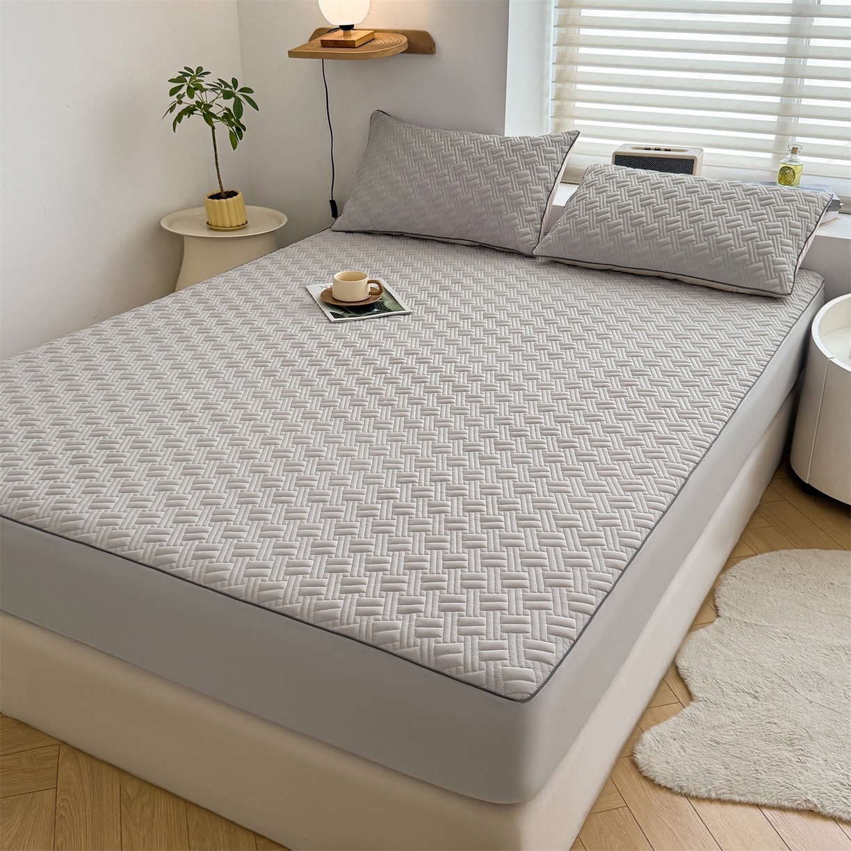 91家纺网 家纺一手货源 找家纺 雯豆家纺 2026新款10A抗菌氨纶凉感丝夏季冰皮床笠三件套简约纯色床垫保护套-风格二 时光氨纶凉感丝床笠-浅灰