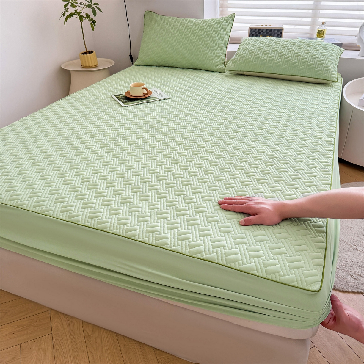 91家纺网 家纺一手货源 找家纺 雯豆家纺 2026新款10A抗菌氨纶凉感丝夏季冰皮床笠三件套简约纯色床垫保护套-风格二 时光氨纶凉感丝床笠-青草绿