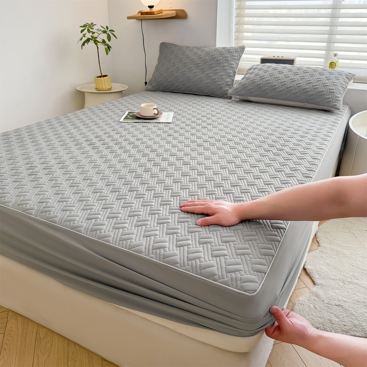 91家纺网 家纺一手货源 找家纺 雯豆家纺 2026新款10A抗菌氨纶凉感丝夏季冰皮床笠三件套简约纯色床垫保护套-风格二 时光氨纶凉感丝床笠-深灰