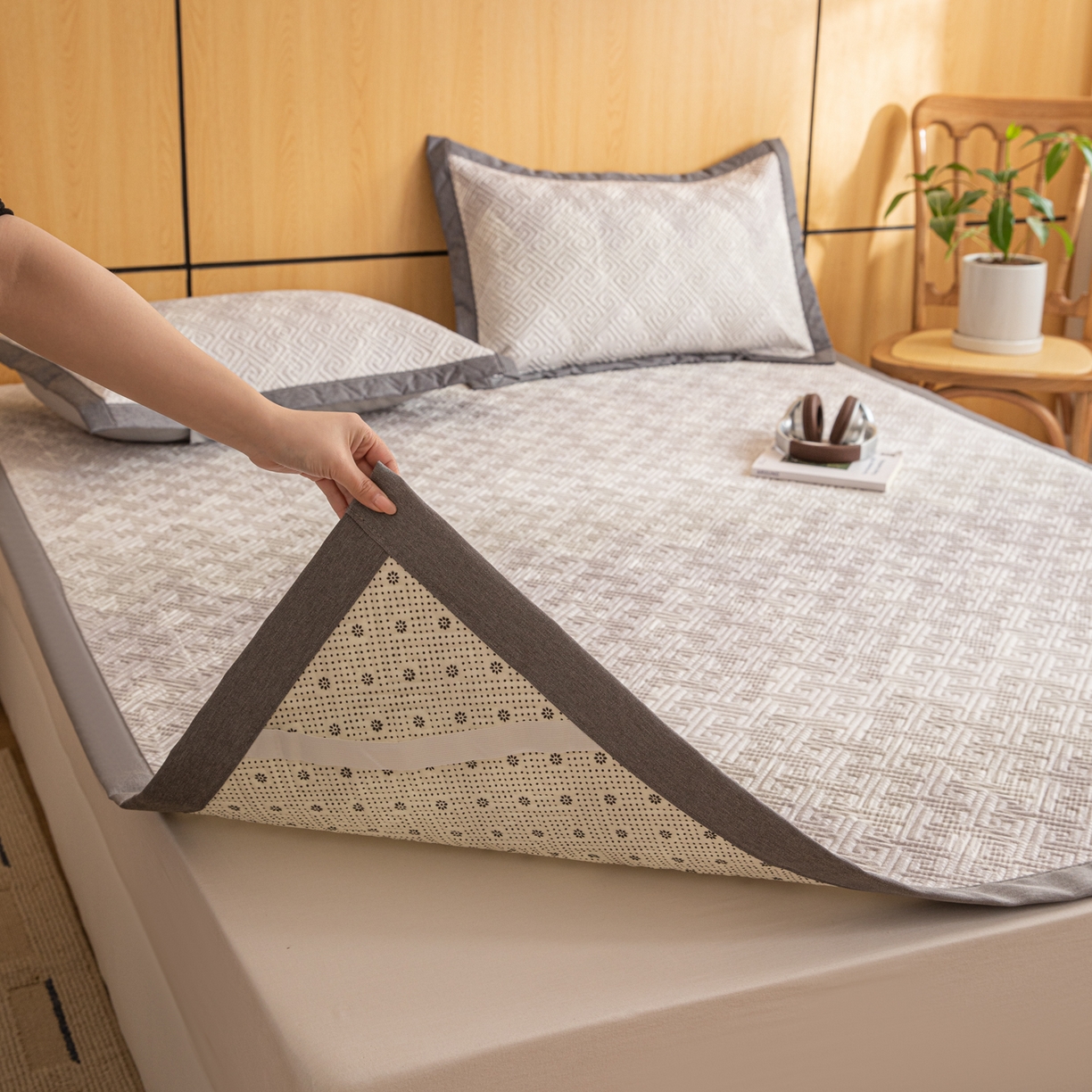 91家纺网 家纺一手货源 找家纺 女子家纺 2026新款宽边全棉纯棉老粗布绗缝夏季凉席席子 肌理灰