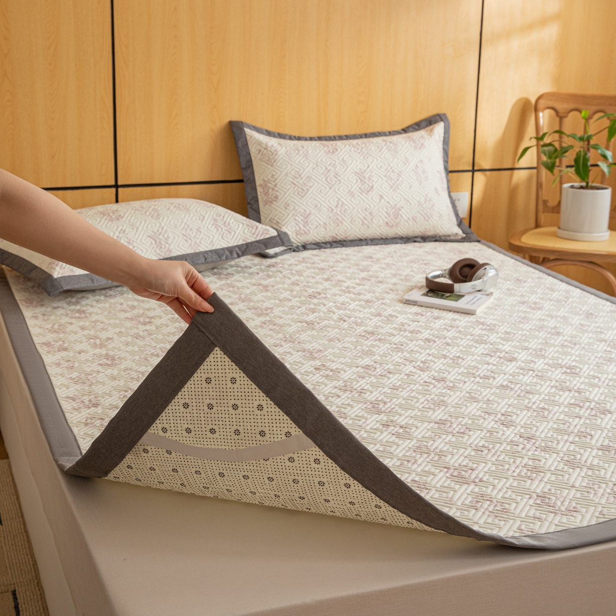 91家纺网 家纺一手货源 找家纺 女子家纺 2026新款宽边全棉纯棉老粗布绗缝夏季凉席席子 翠影-粉