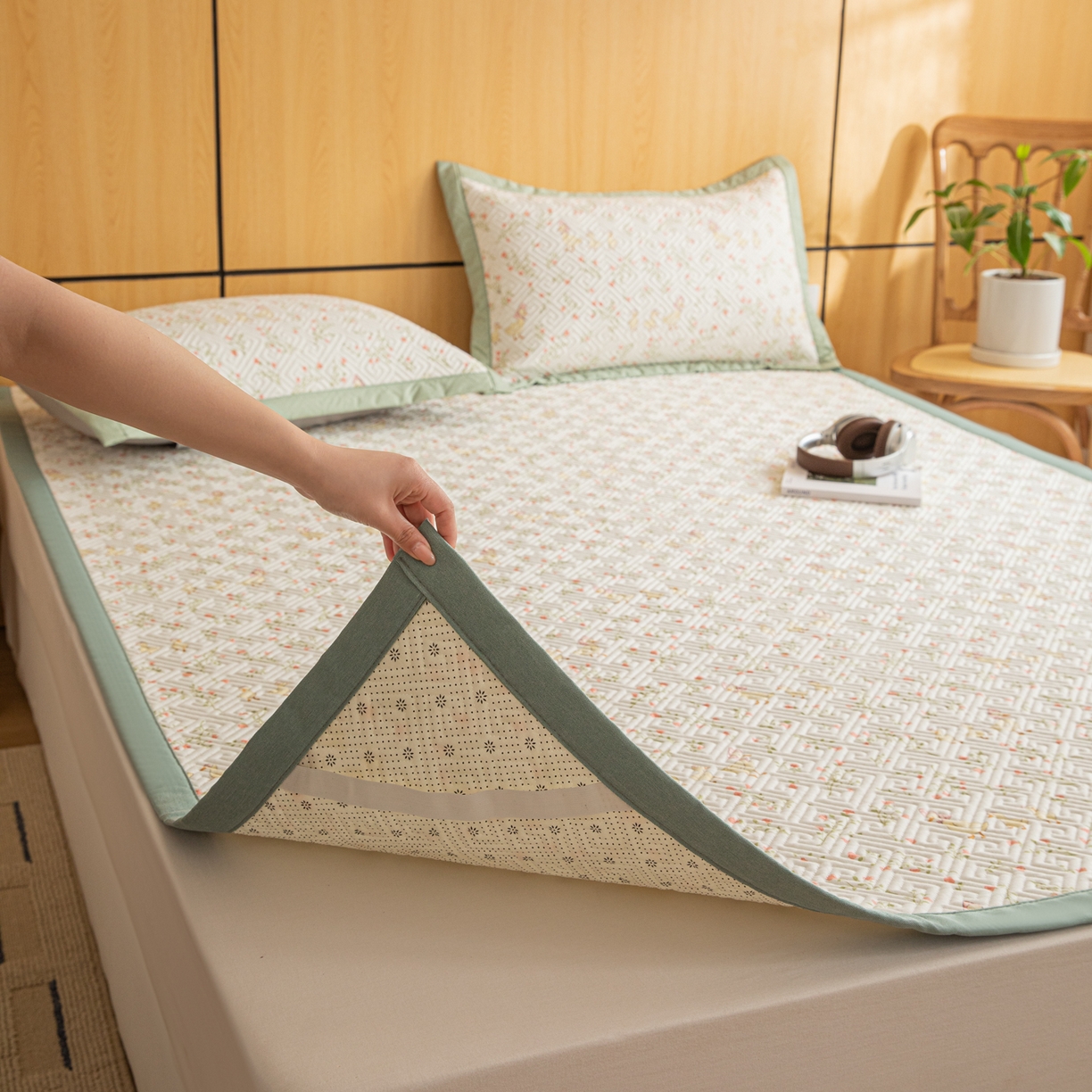 91家纺网 家纺一手货源 找家纺 女子家纺 2026新款宽边全棉纯棉老粗布绗缝夏季凉席席子 绿萝鸭鸭