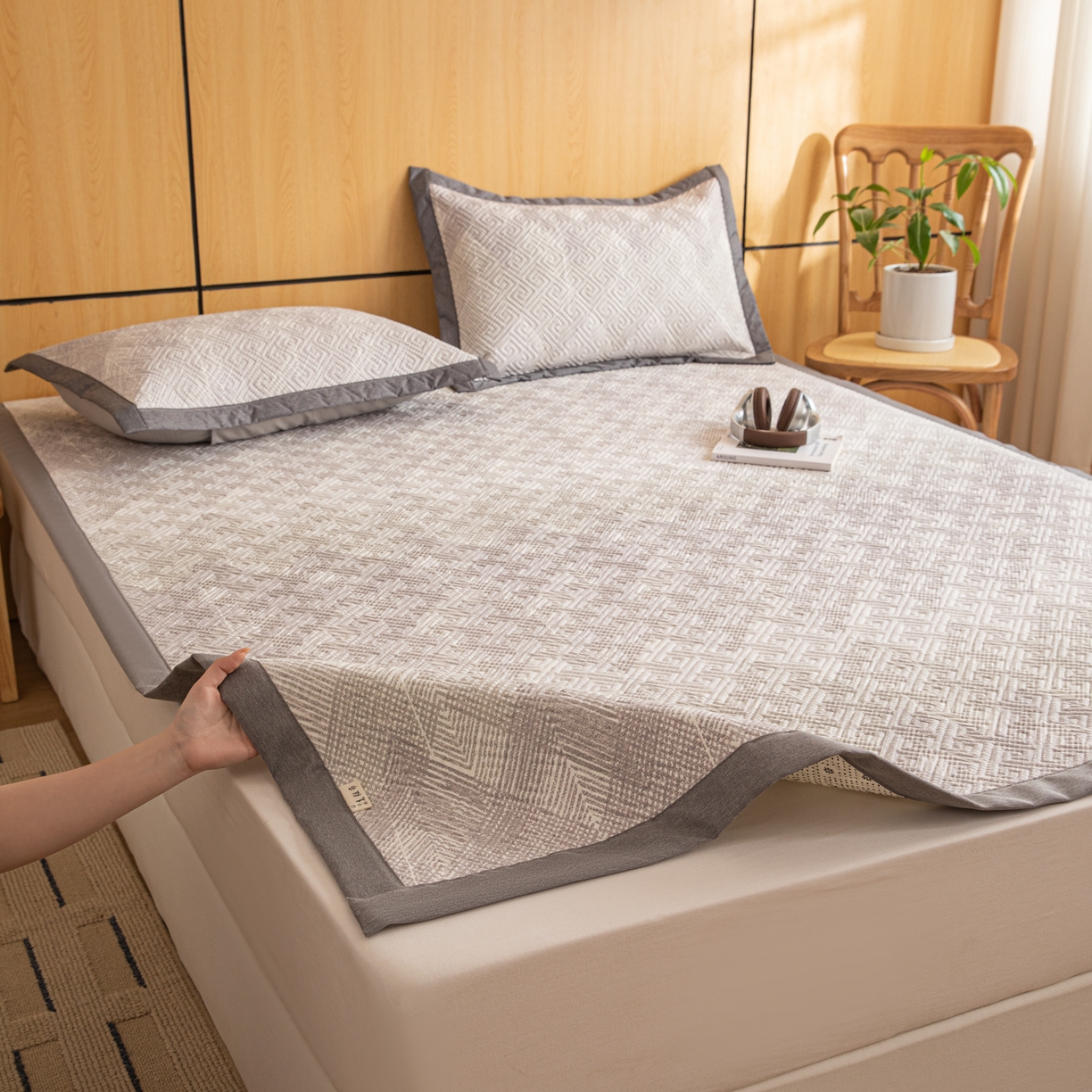 91家纺网 家纺一手货源 找家纺 女子家纺 2026新款宽边全棉纯棉老粗布绗缝夏季凉席席子 肌理灰