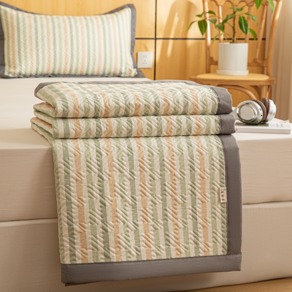 91家纺网 家纺一手货源 找家纺 女子家纺 2026新款宽边全棉纯棉老粗布绗缝夏季凉席席子 粗条-悠韵