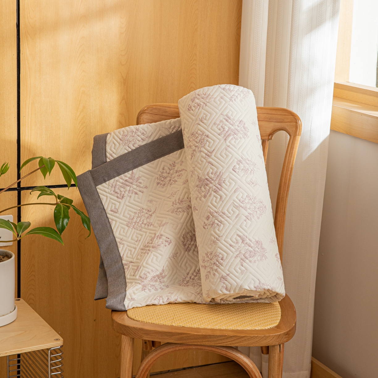 91家纺网 家纺一手货源 找家纺 女子家纺 2026新款宽边全棉纯棉老粗布绗缝夏季凉席席子 翠影-粉