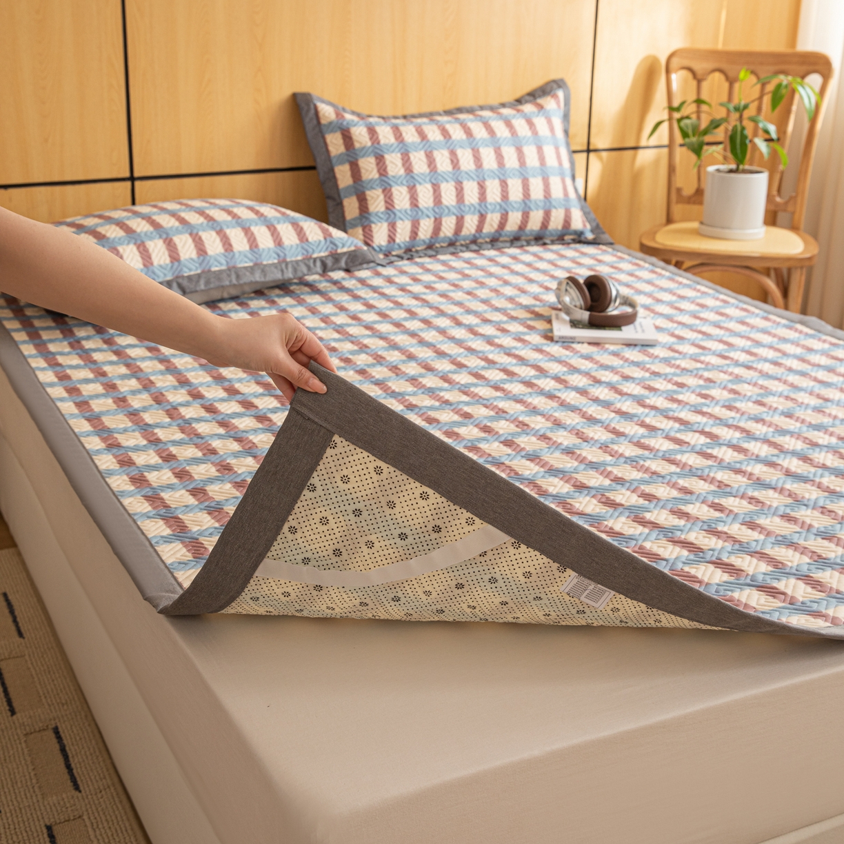 91家纺网 家纺一手货源 找家纺 女子家纺 2026新款宽边全棉纯棉老粗布绗缝夏季凉席席子 莫兰格