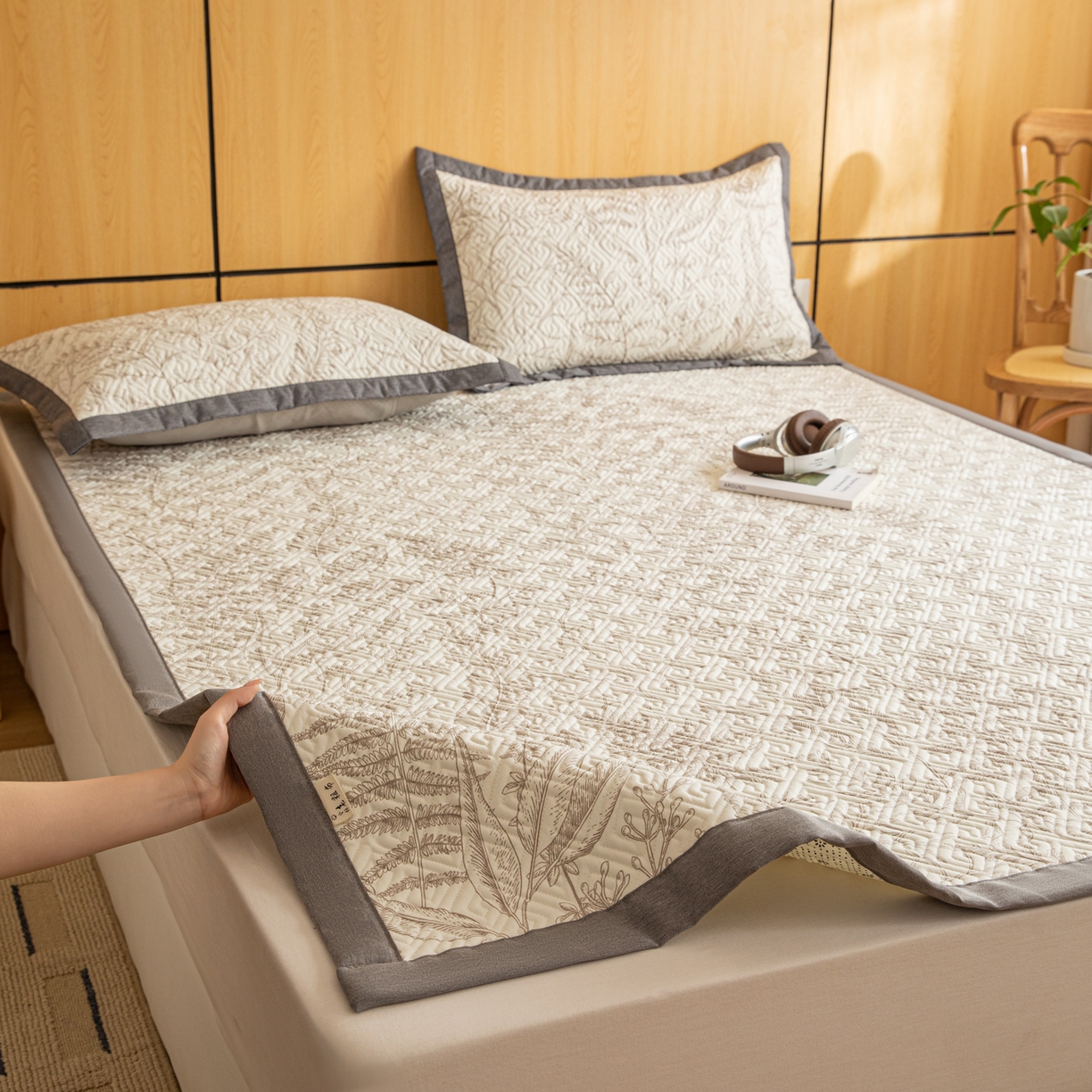 91家纺网 家纺一手货源 找家纺 女子家纺 2026新款宽边全棉纯棉老粗布绗缝夏季凉席席子 翠影-咖