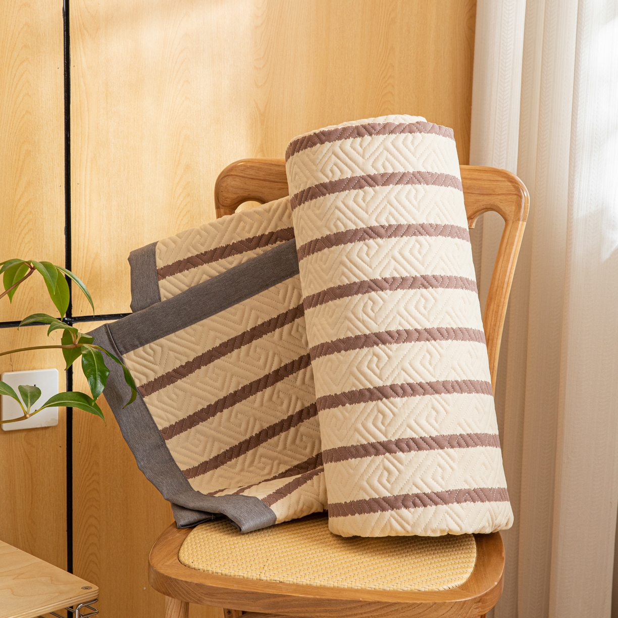 91家纺网 家纺一手货源 找家纺 女子家纺 2026新款宽边全棉纯棉老粗布绗缝夏季凉席席子 粗条-浅紫