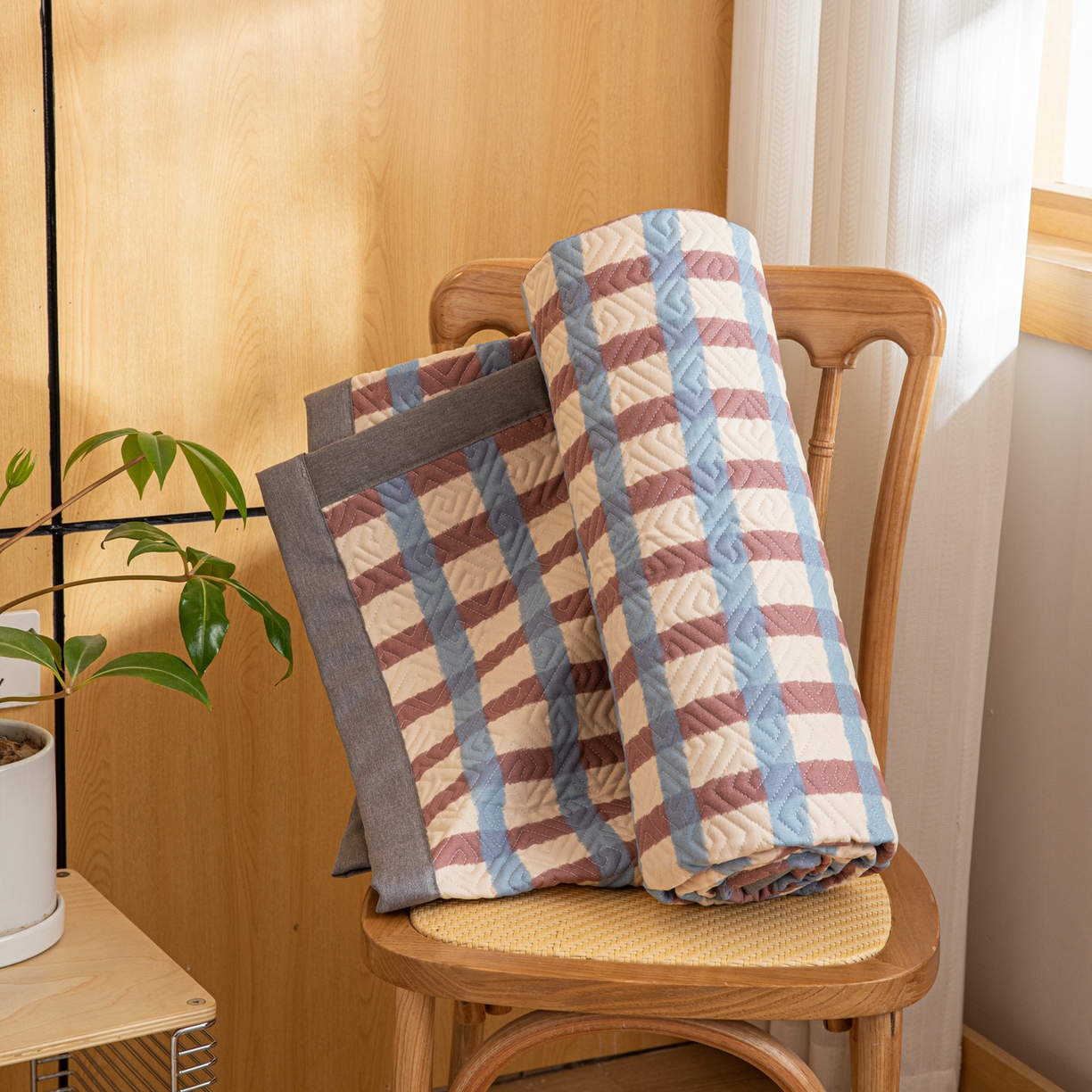 91家纺网 家纺一手货源 找家纺 女子家纺 2026新款宽边全棉纯棉老粗布绗缝夏季凉席席子 莫兰格