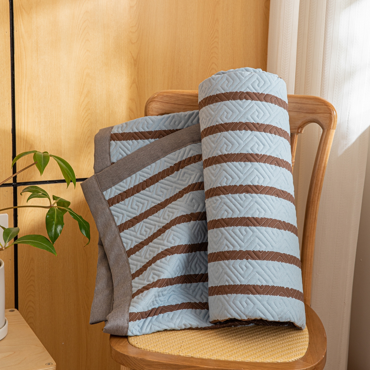 91家纺网 家纺一手货源 找家纺 女子家纺 2026新款宽边全棉纯棉老粗布绗缝夏季凉席席子 粗条-蓝