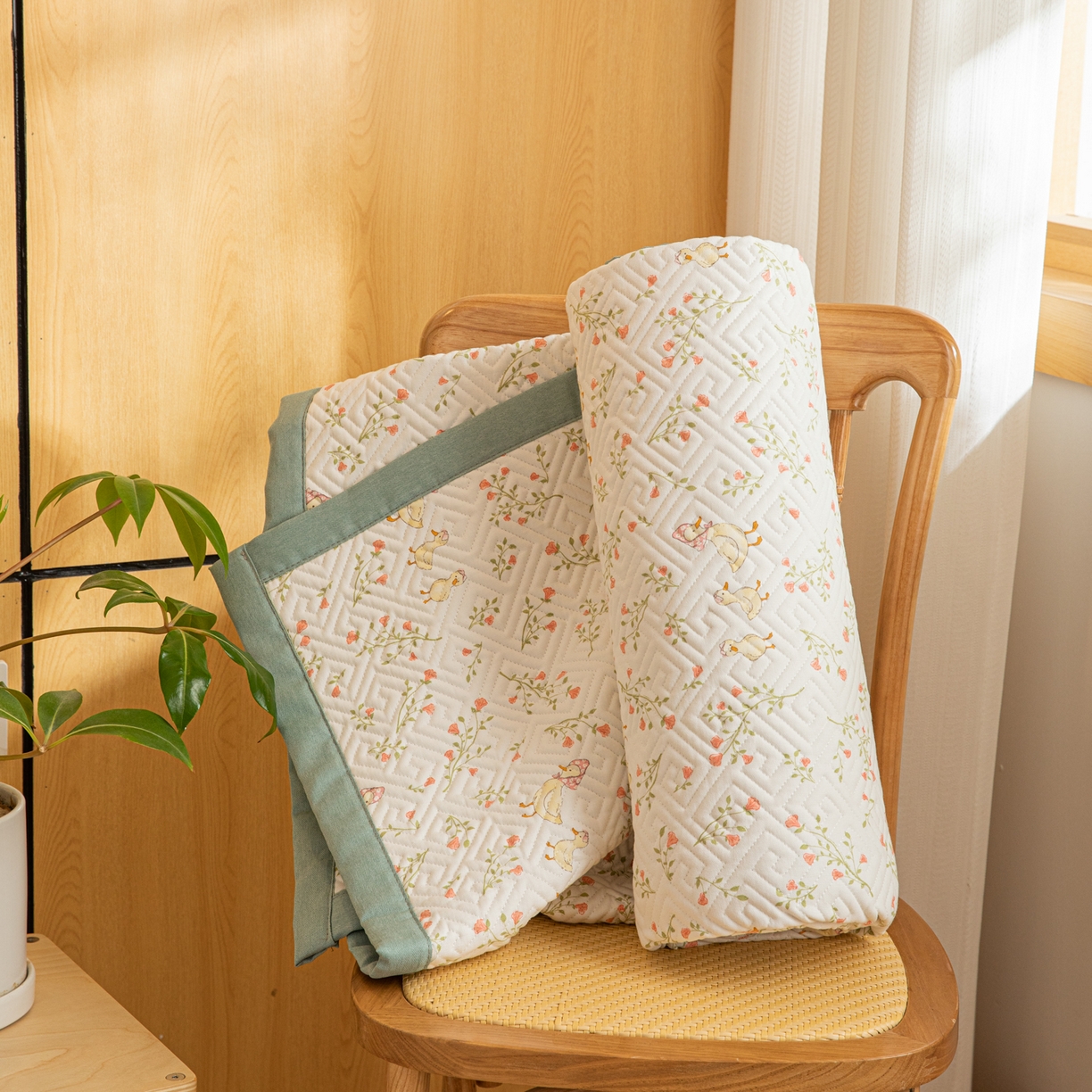 91家纺网 家纺一手货源 找家纺 女子家纺 2026新款宽边全棉纯棉老粗布绗缝夏季凉席席子 绿萝鸭鸭