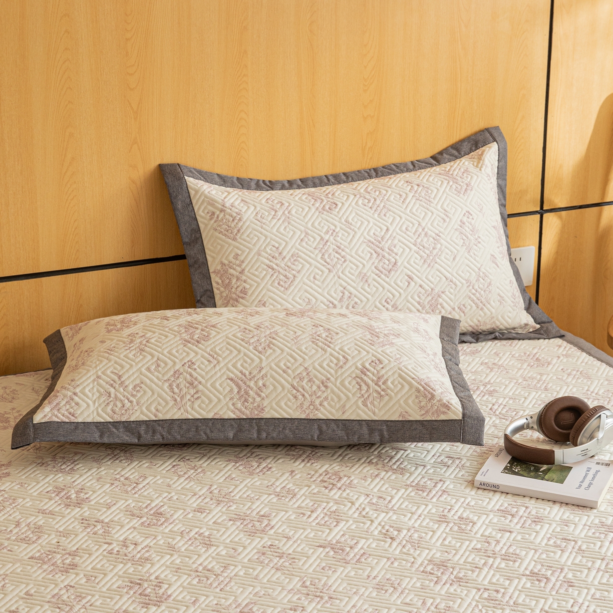 91家纺网 家纺一手货源 找家纺 女子家纺 2026新款宽边全棉纯棉老粗布绗缝夏季凉席席子 翠影-粉