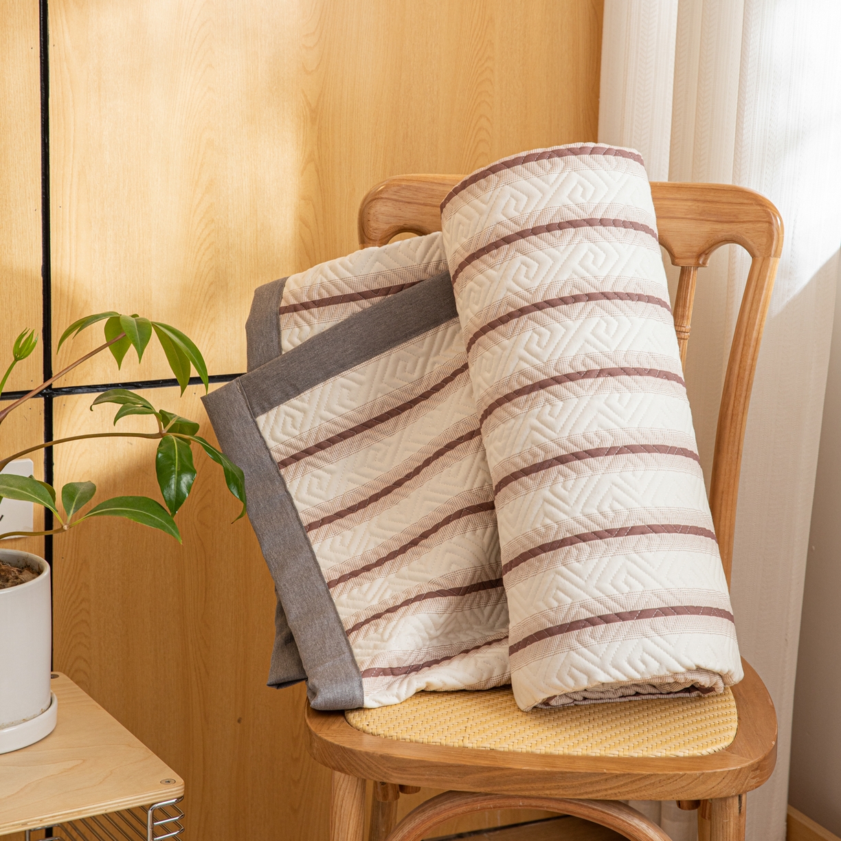 91家纺网 家纺一手货源 找家纺 女子家纺 2026新款宽边全棉纯棉老粗布绗缝夏季凉席席子 粗条-咖