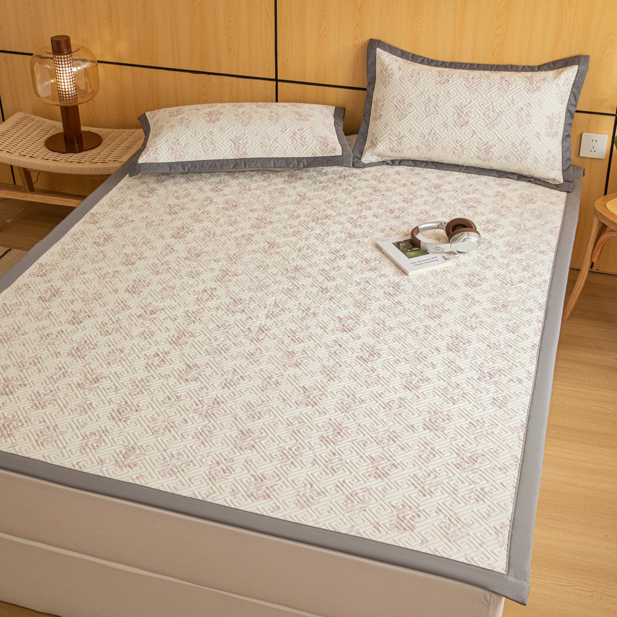 91家纺网 家纺一手货源 找家纺 女子家纺 2026新款宽边全棉纯棉老粗布绗缝夏季凉席席子 翠影-粉