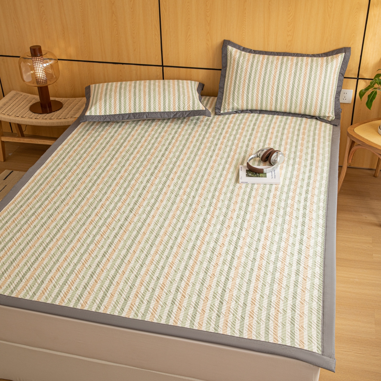 91家纺网 家纺一手货源 找家纺 女子家纺 2026新款宽边全棉纯棉老粗布绗缝夏季凉席席子 粗条-悠韵